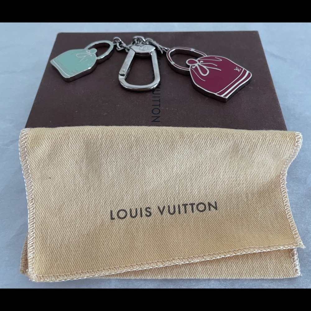 LOUIS VUITTON bag charm or key ring - Picture 6 of 8